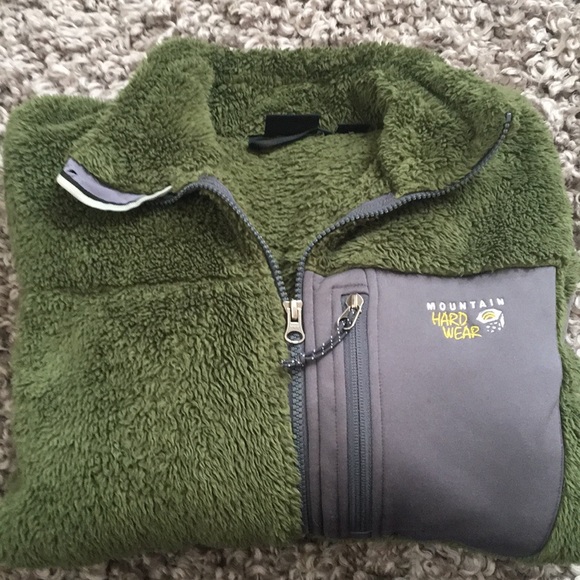 Women's Mountain Hardwear Fleece. Size Large - Picture 6 of 8